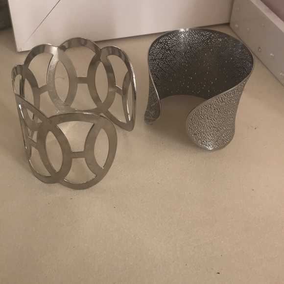 2 braclets - Picture 1 of 3